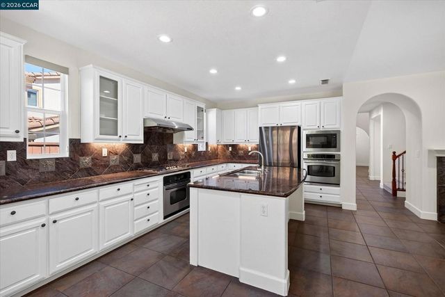 5210 S Montecito Dr, Concord, CA 94521