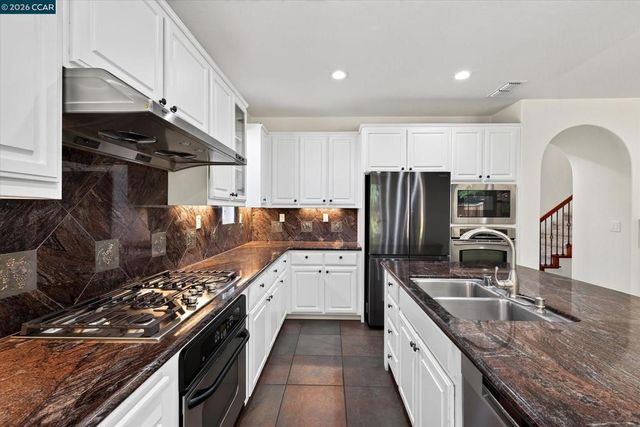 5210 S Montecito Dr, Concord, CA 94521