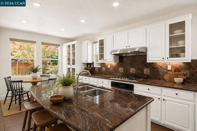 5210 S Montecito Dr, Concord, CA 94521