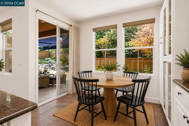 5210 S Montecito Dr, Concord, CA 94521