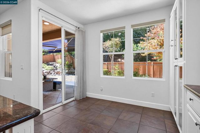 5210 S Montecito Dr, Concord, CA 94521