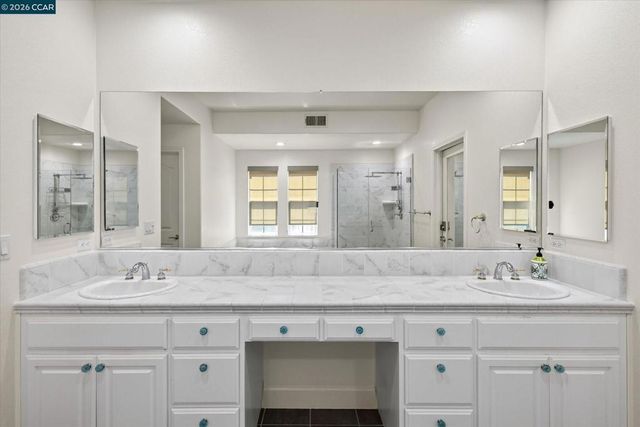 5210 S Montecito Dr, Concord, CA 94521