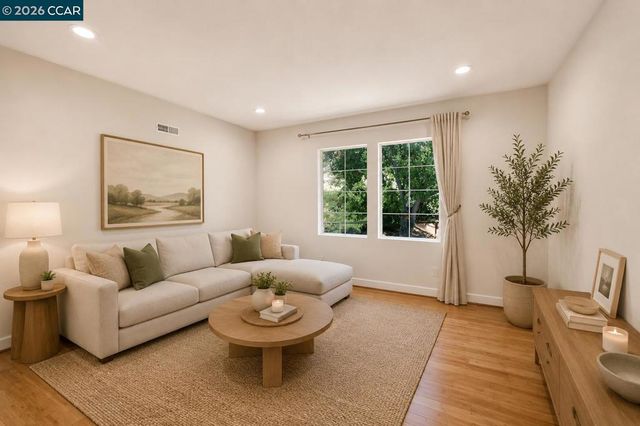 5210 S Montecito Dr, Concord, CA 94521