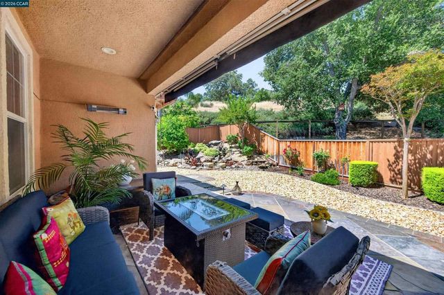 5210 S Montecito Dr, Concord, CA 94521