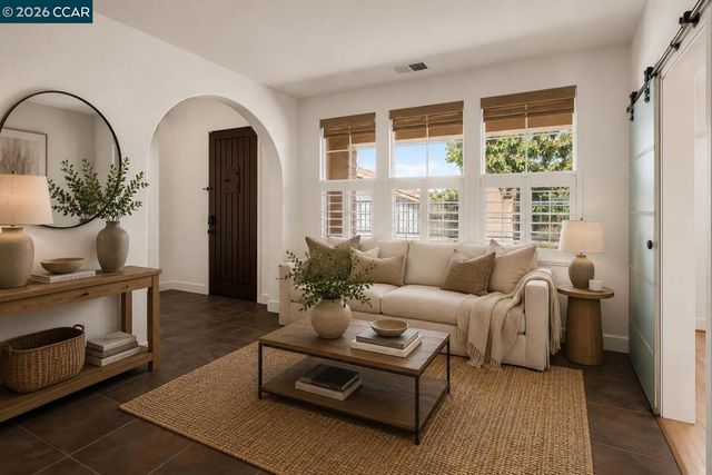 5210 S Montecito Dr, Concord, CA 94521