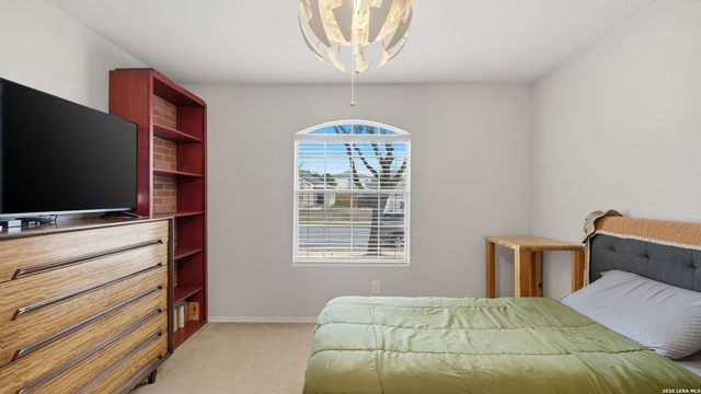 16238 GALLOPING OAK KNL, Selma, TX 78154