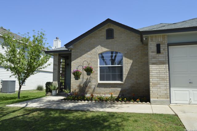 16238 GALLOPING OAK KNL, Selma, TX 78154