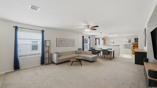 16238 GALLOPING OAK KNL, Selma, TX 78154
