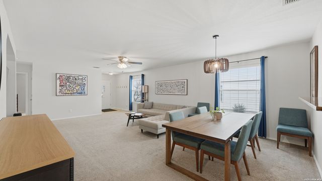 16238 GALLOPING OAK KNL, Selma, TX 78154