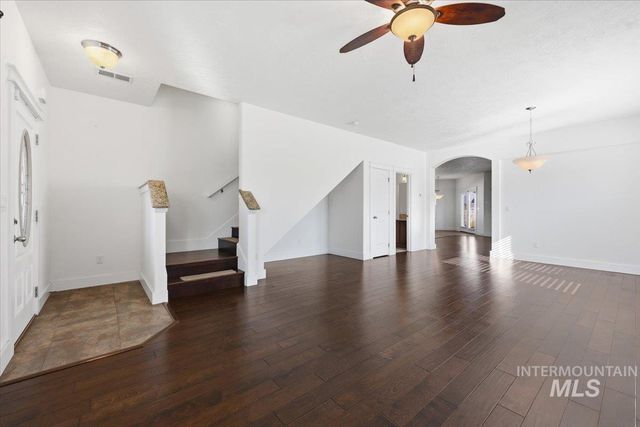 1406 W Crystal Falls Ave, Nampa, ID 83651