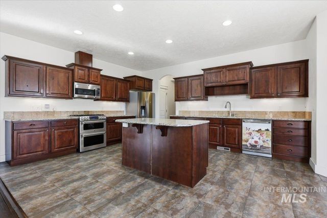 1406 W Crystal Falls Ave, Nampa, ID 83651