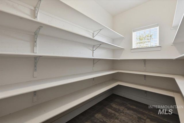 1406 W Crystal Falls Ave, Nampa, ID 83651