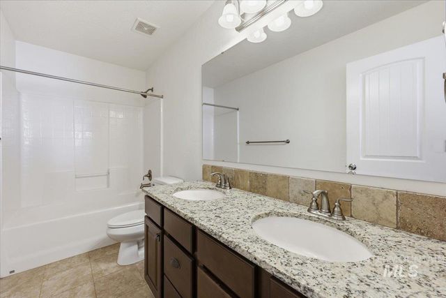 1406 W Crystal Falls Ave, Nampa, ID 83651