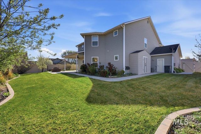 1406 W Crystal Falls Ave, Nampa, ID 83651