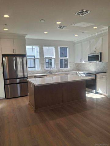 2518 Delphinium Ln, Carlsbad, CA 92008