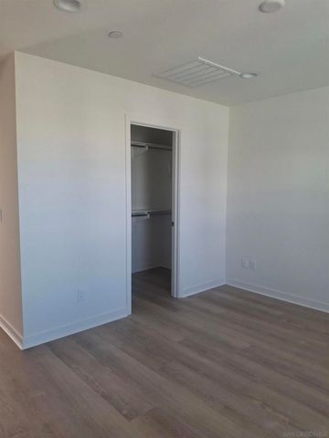 2518 Delphinium Ln, Carlsbad, CA 92008