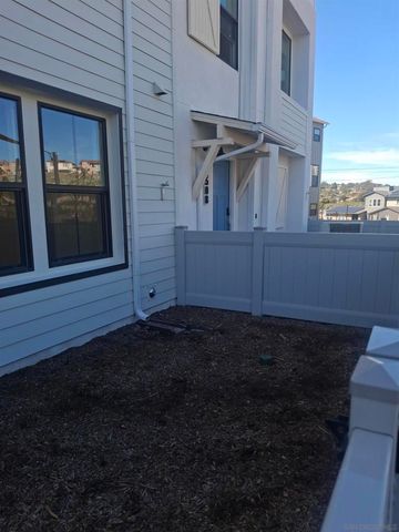 2518 Delphinium Ln, Carlsbad, CA 92008