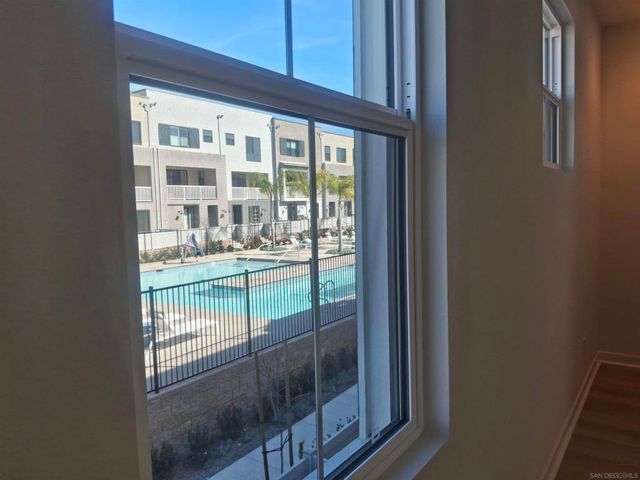 2518 Delphinium Ln, Carlsbad, CA 92008