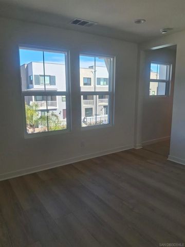 2518 Delphinium Ln, Carlsbad, CA 92008