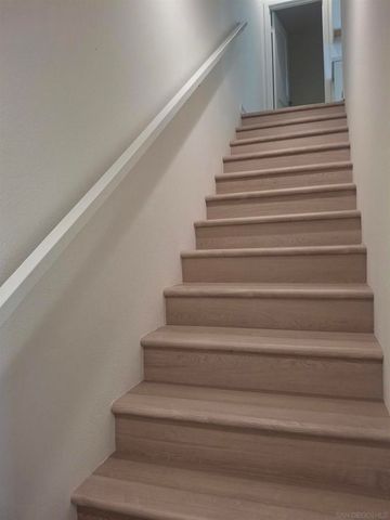 2518 Delphinium Ln, Carlsbad, CA 92008