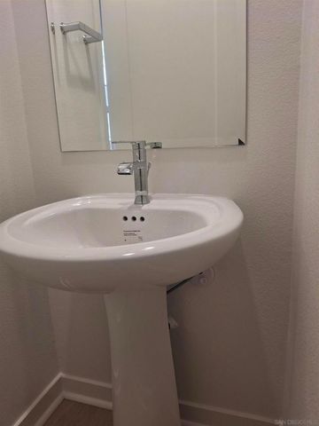 2518 Delphinium Ln, Carlsbad, CA 92008