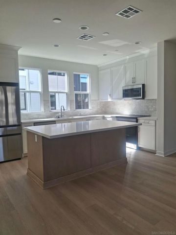 2518 Delphinium Ln, Carlsbad, CA 92008