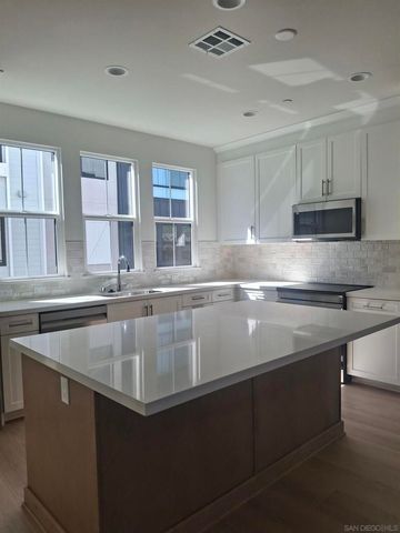 2518 Delphinium Ln, Carlsbad, CA 92008