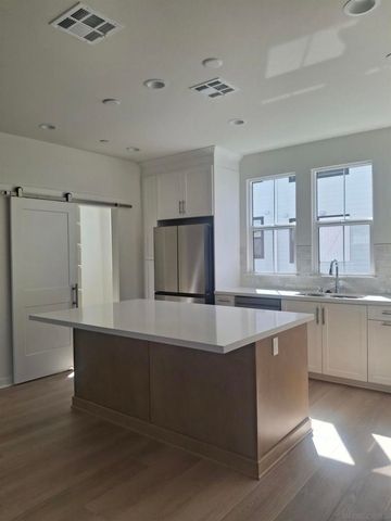 2518 Delphinium Ln, Carlsbad, CA 92008