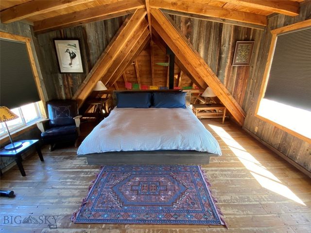 9 Grizzly Meadow Road, Emigrant, MT 59027