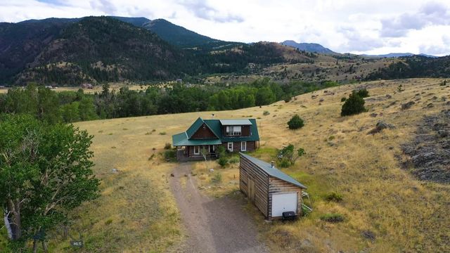 9 Grizzly Meadow Road, Emigrant, MT 59027