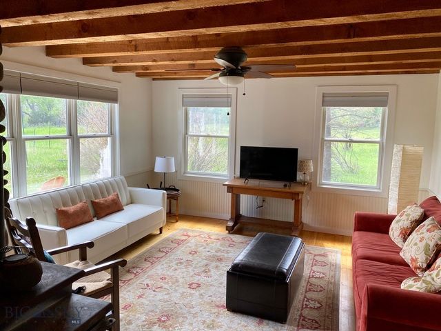 9 Grizzly Meadow Road, Emigrant, MT 59027