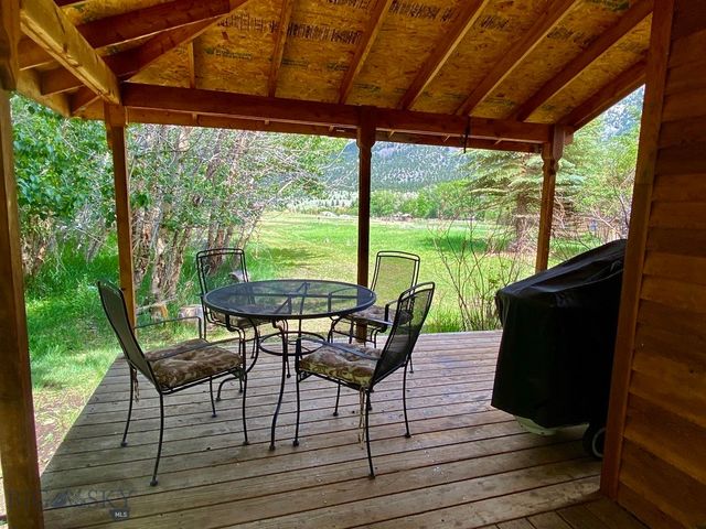 9 Grizzly Meadow Road, Emigrant, MT 59027