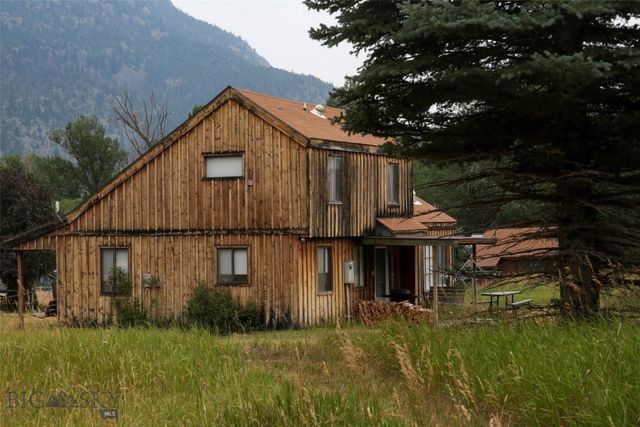 9 Grizzly Meadow Road, Emigrant, MT 59027