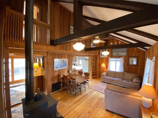 9 Grizzly Meadow Road, Emigrant, MT 59027