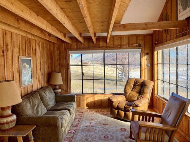 9 Grizzly Meadow Road, Emigrant, MT 59027