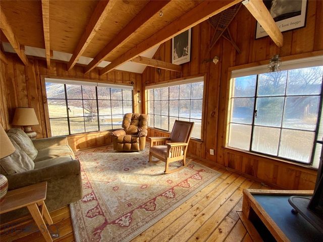 9 Grizzly Meadow Road, Emigrant, MT 59027