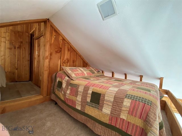 9 Grizzly Meadow Road, Emigrant, MT 59027