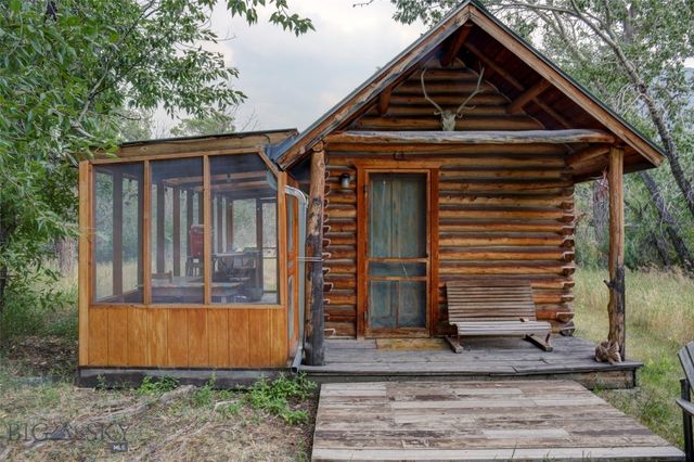 9 Grizzly Meadow Road, Emigrant, MT 59027
