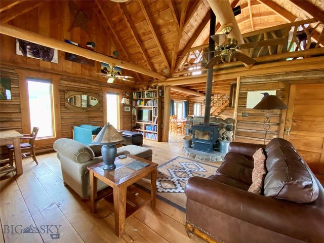 9 Grizzly Meadow Road, Emigrant, MT 59027