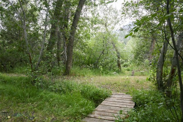 9 Grizzly Meadow Road, Emigrant, MT 59027