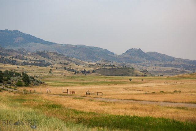 9 Grizzly Meadow Road, Emigrant, MT 59027