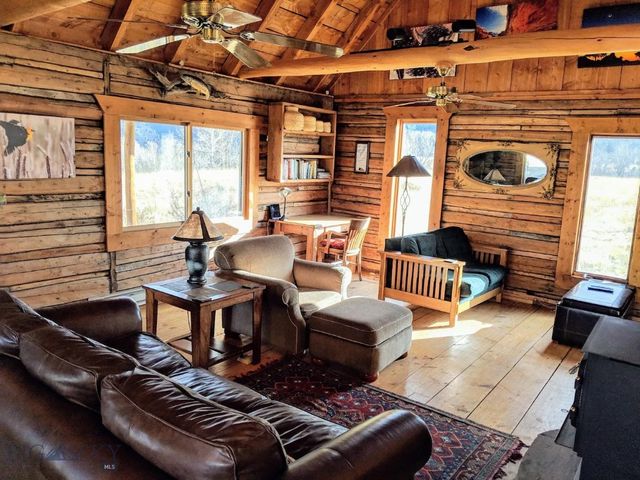 9 Grizzly Meadow Road, Emigrant, MT 59027