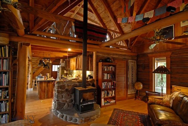 9 Grizzly Meadow Road, Emigrant, MT 59027