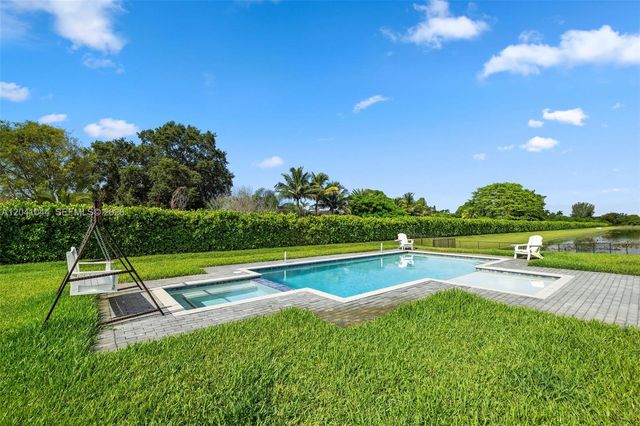 14850 Millstone Ranches Dr, Davie, FL 33331