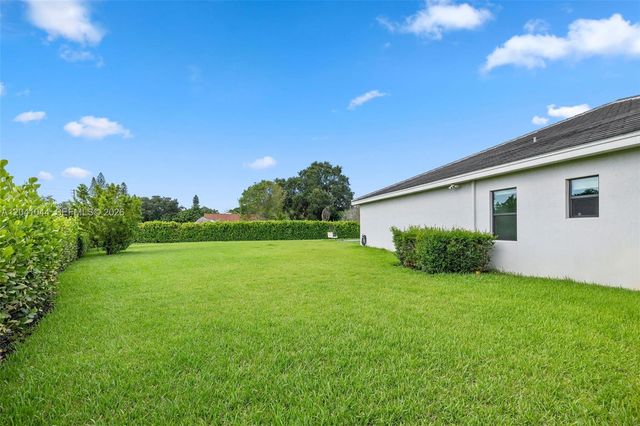 14850 Millstone Ranches Dr, Davie, FL 33331