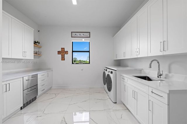 14850 Millstone Ranches Dr, Davie, FL 33331