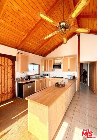 11077 Pacific View Drive, Malibu, CA 90265