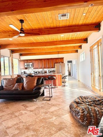 11077 Pacific View Drive, Malibu, CA 90265