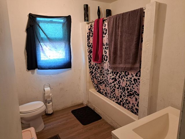 374 N Poplar Avenue, Fresno, CA 93701