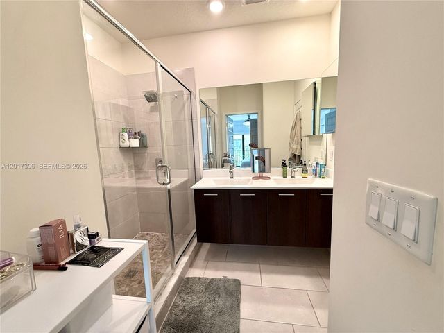 4680 NW 83rd Path 4680, Doral, FL 33166